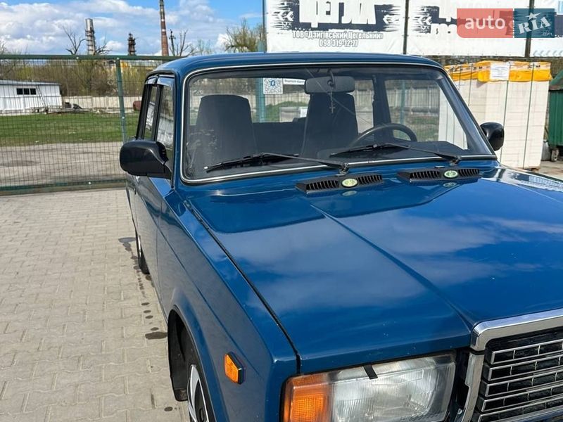 Седан ВАЗ / Lada 2107 2004 в Томашполі