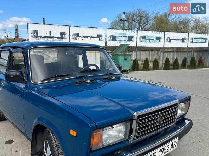 Седан ВАЗ / Lada 2107 2004 в Томашполі