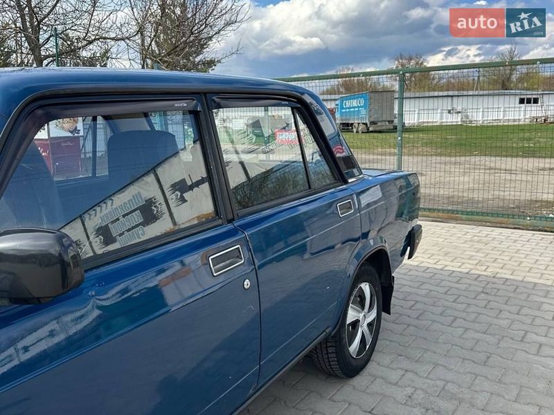Седан ВАЗ / Lada 2107 2004 в Томашполі