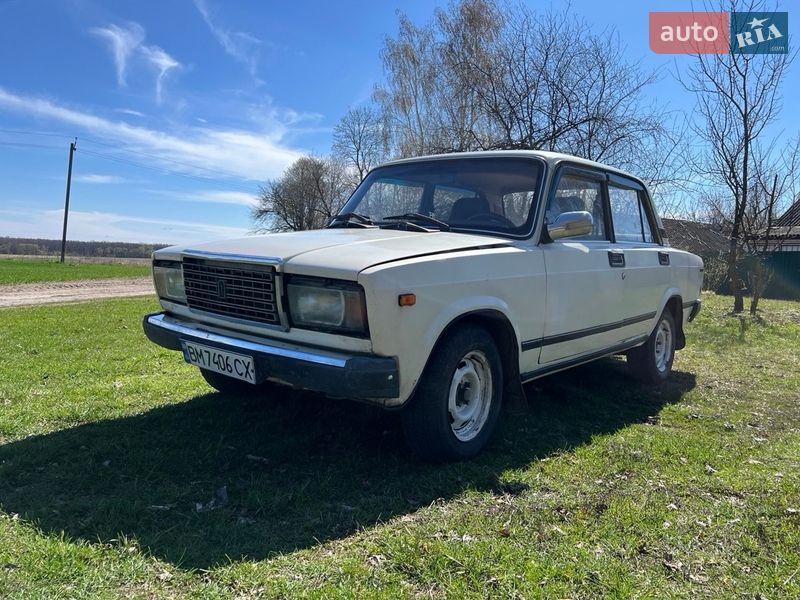 Седан ВАЗ / Lada 2107 2000 в Батурині