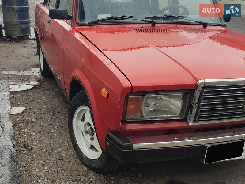 Седан ВАЗ / Lada 2107 1996 в Сумах