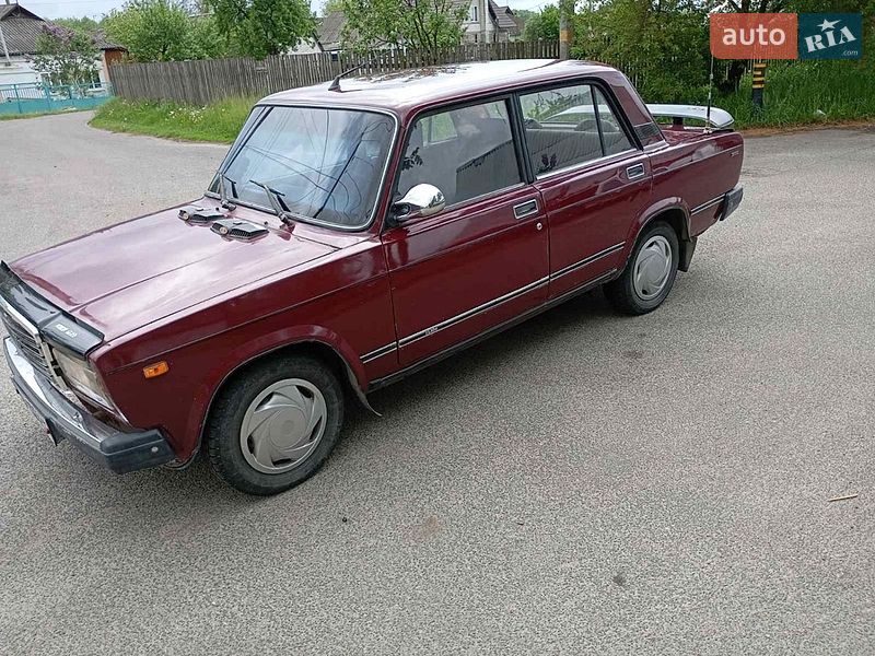 Седан ВАЗ / Lada 2107 1998 в Белой Церкви