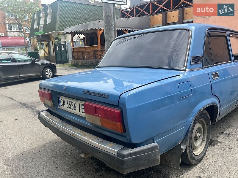Седан ВАЗ / Lada 2107 2005 в Умани