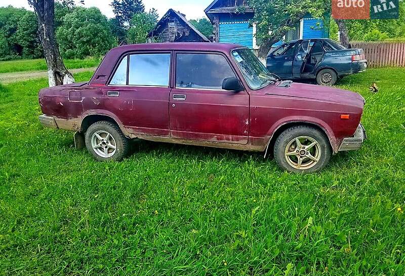 Седан ВАЗ / Lada 2107 1992 в Ямполе