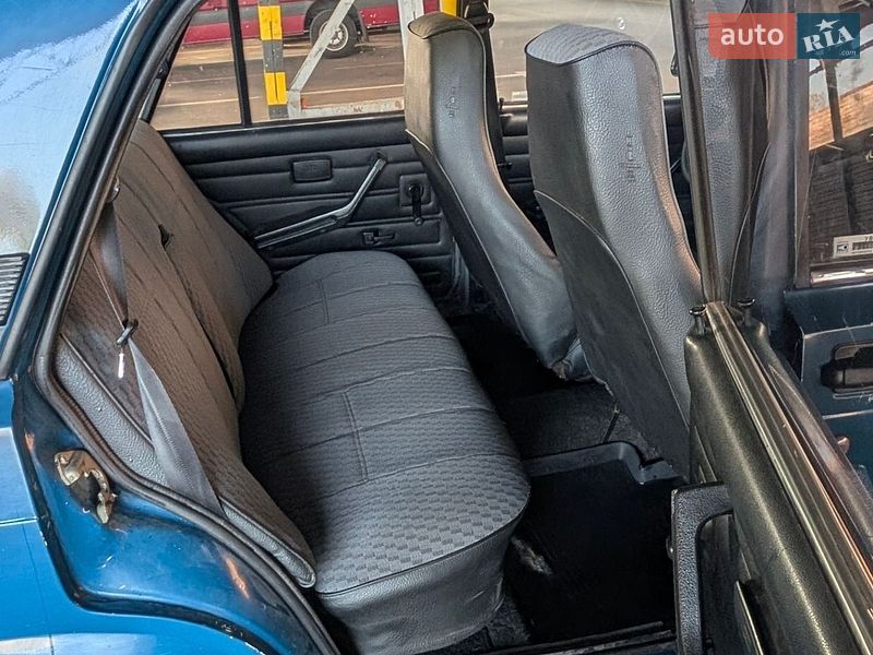 Седан ВАЗ / Lada 2107 2004 в Харькове