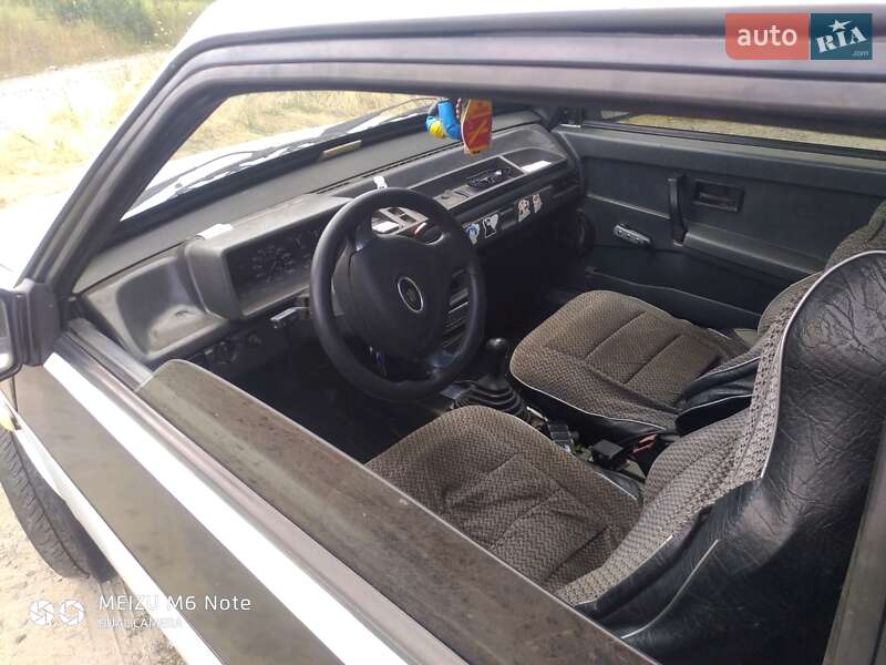 Хэтчбек ВАЗ / Lada 2108 1992 в Киеве фото 4 Хэтчбек ВАЗ / Lada 2108 1992 в Киеве