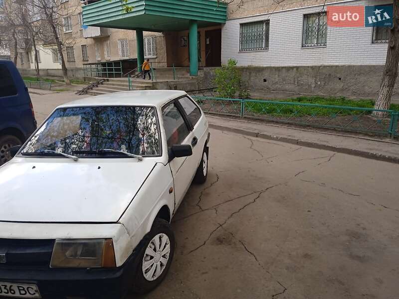 Хэтчбек ВАЗ / Lada 2108 1985 в Александрие фото Хэтчбек ВАЗ / Lada 2108 1985 в Александрие
