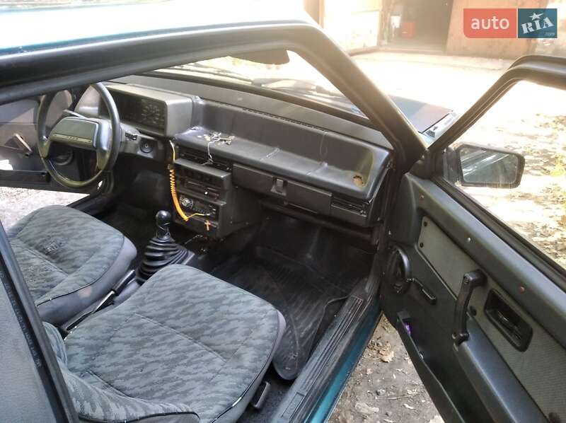 Хэтчбек ВАЗ / Lada 2108 1999 в Запорожье фото 3 Хэтчбек ВАЗ / Lada 2108 1999 в Запорожье