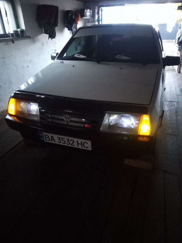 Хэтчбек ВАЗ / Lada 2108 1990 в Новоукраинке