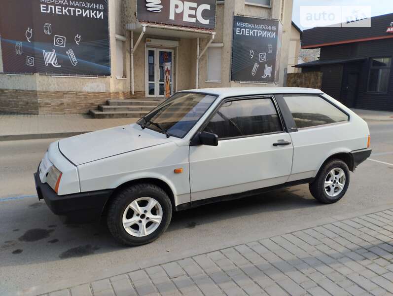 Хэтчбек ВАЗ / Lada 2108 1992 в Могилев-Подольске