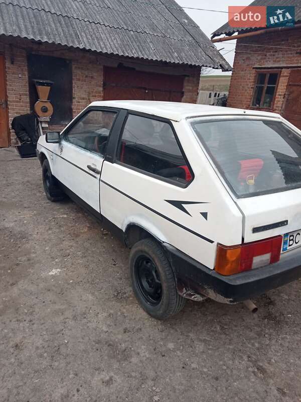Хэтчбек ВАЗ / Lada 2108 1992 в Сокале