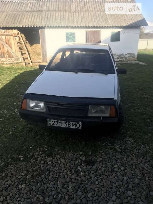 Хэтчбек ВАЗ / Lada 2108 1988 в Ивано-Франковске
