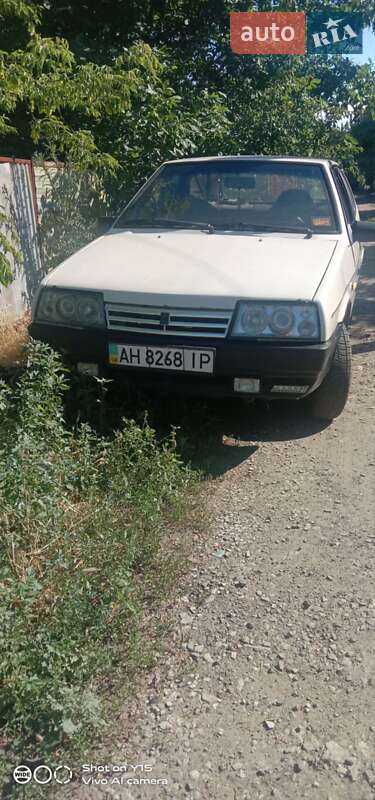 Хэтчбек ВАЗ 2108 1988 в 