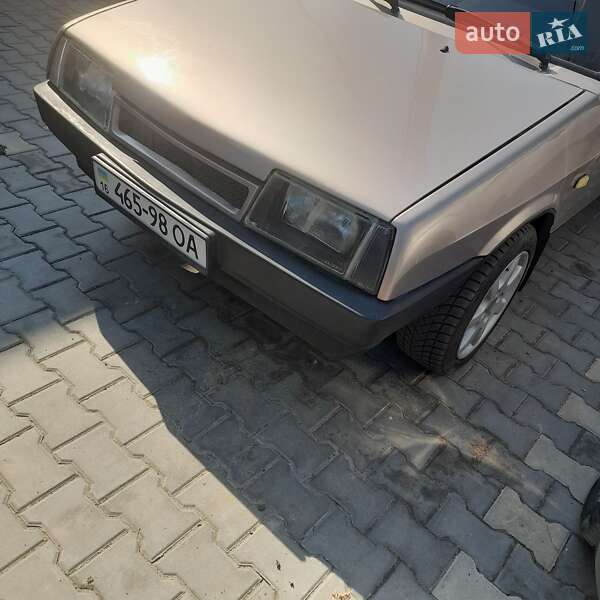 Хэтчбек ВАЗ / Lada 2108 1987 в Килии