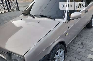 Хэтчбек ВАЗ / Lada 2108 1987 в Килии