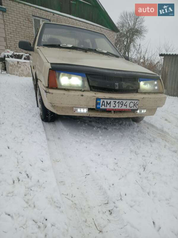 Хетчбек ВАЗ / Lada 2108 1987 в Черняхові