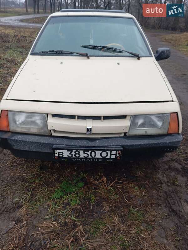 Хетчбек ВАЗ / Lada 2108 1988 в Бурштині