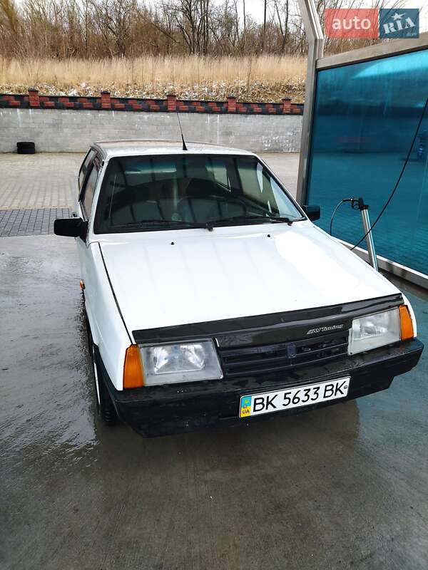 Хэтчбек ВАЗ / Lada 2108 1990 в Ровно