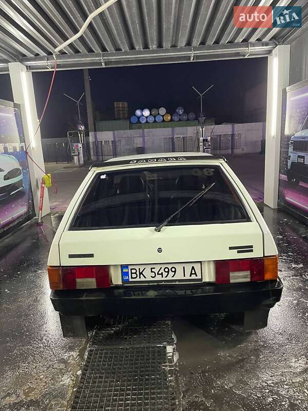 Хэтчбек ВАЗ / Lada 2108 1990 в Ровно