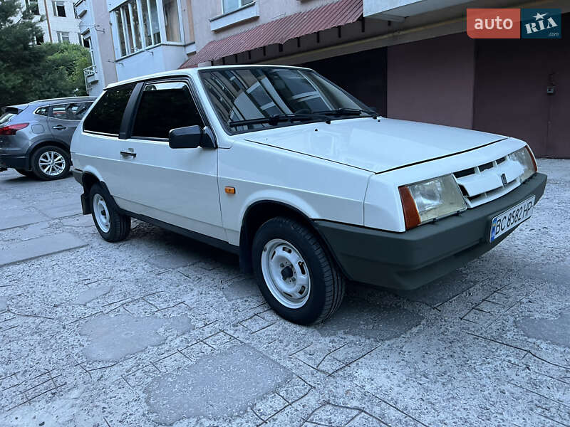 Хэтчбек ВАЗ / Lada 2108 1990 в Львове