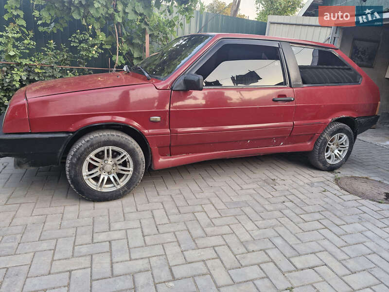 Хэтчбек ВАЗ / Lada 2108 1990 в Килии