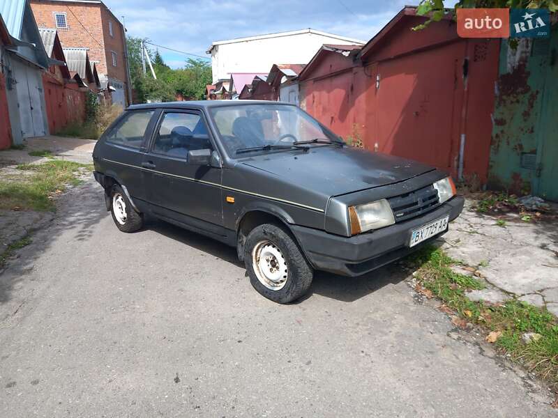 Хэтчбек ВАЗ 2108 1992 в 