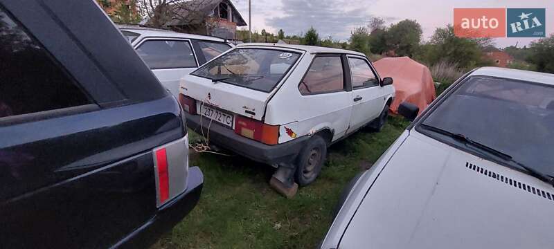 Хетчбек ВАЗ 2108 1986 в  фото Хетчбек ВАЗ 2108 1986 в