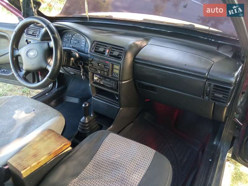 Хэтчбек ВАЗ / Lada 2108 1993 в Барвенкове
