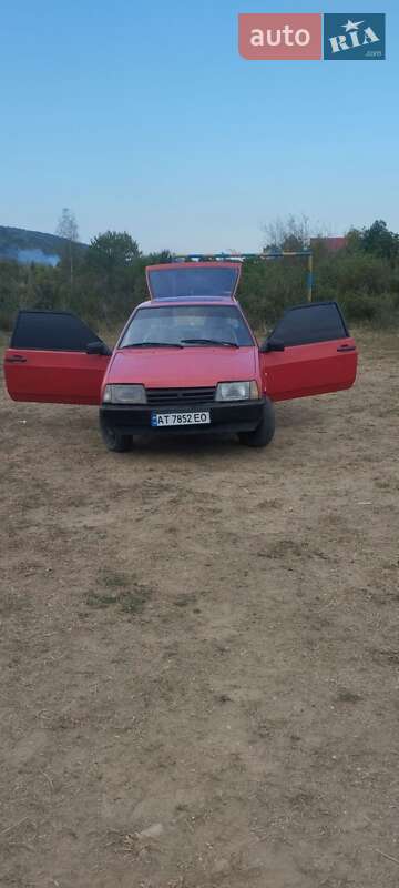 Хэтчбек ВАЗ 2108 1993 в 
