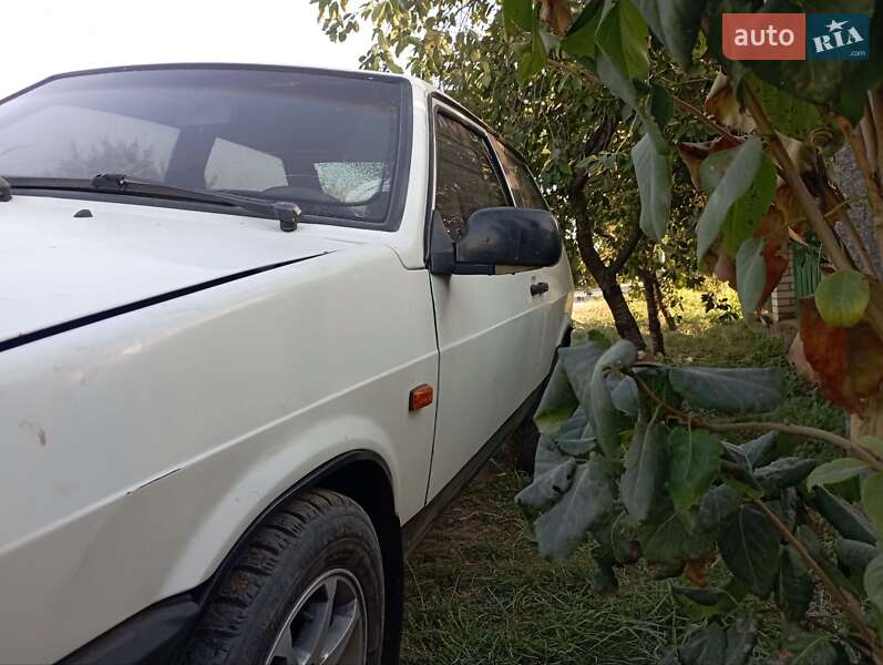 Хэтчбек ВАЗ / Lada 2108 1992 в Благовещенском