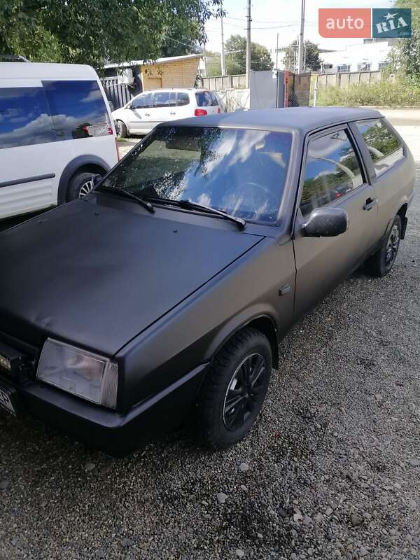 Хэтчбек ВАЗ / Lada 2108 1990 в Черновцах
