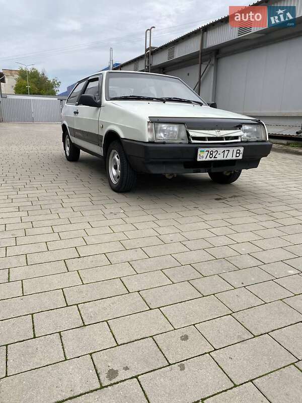 Хэтчбек ВАЗ / Lada 2108 1988 в Ивано-Франковске