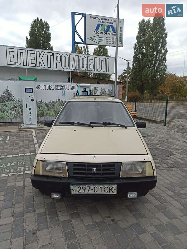 Хэтчбек ВАЗ / Lada 2108 1987 в Горишних Плавнях