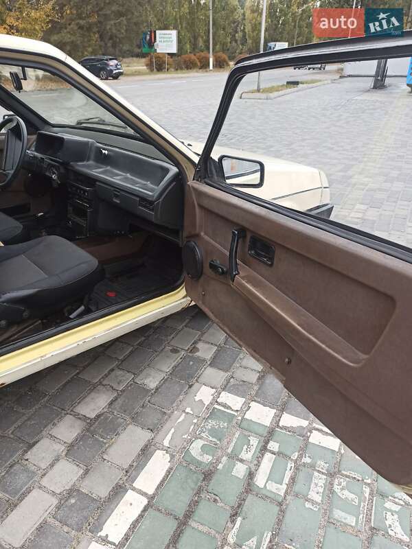 Хэтчбек ВАЗ / Lada 2108 1987 в Горишних Плавнях