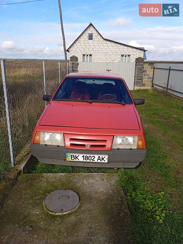 Хэтчбек ВАЗ / Lada 2108 1991 в Сарнах