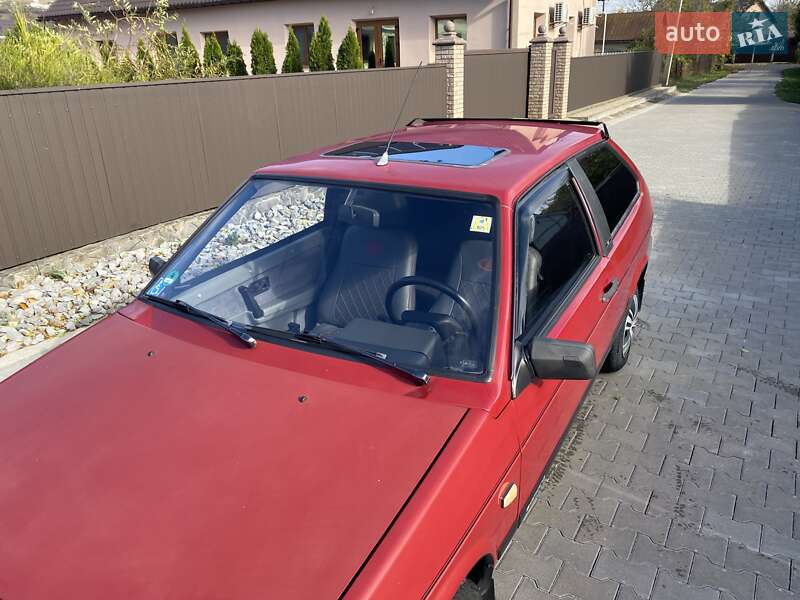 Хэтчбек ВАЗ / Lada 2108 1990 в Черновцах