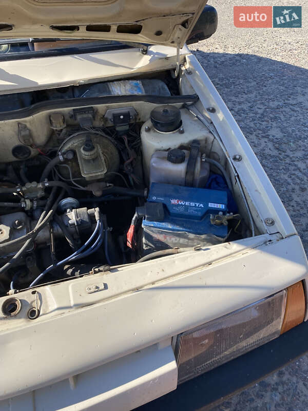 Хэтчбек ВАЗ / Lada 2108 1987 в Одессе