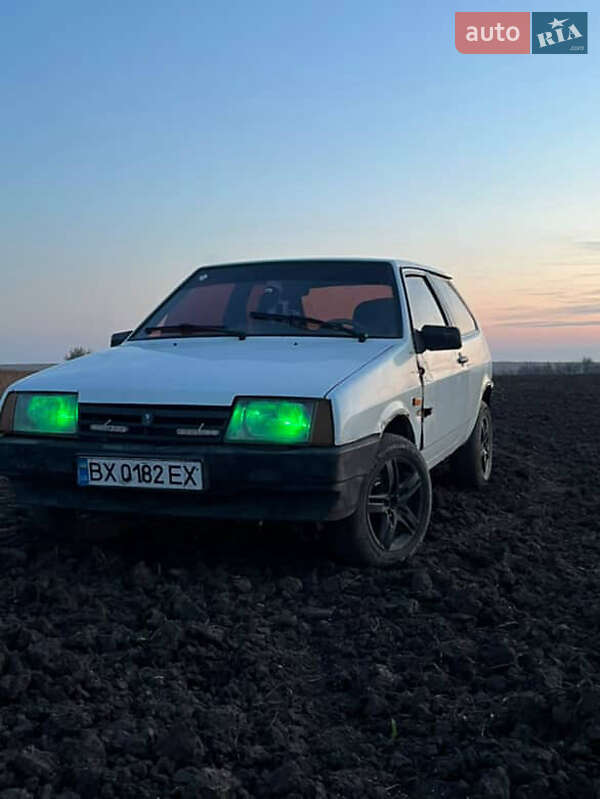 Хетчбек ВАЗ / Lada 2108 1989 в Городку