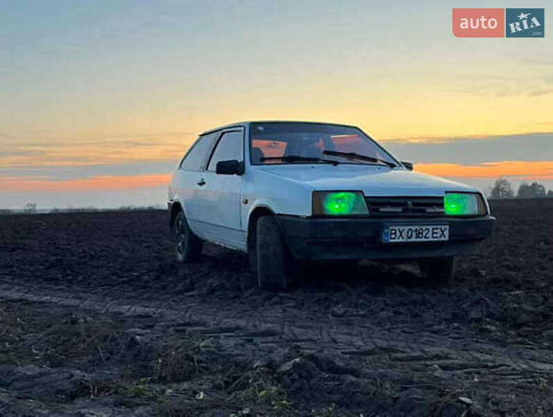 Хетчбек ВАЗ / Lada 2108 1989 в Городку