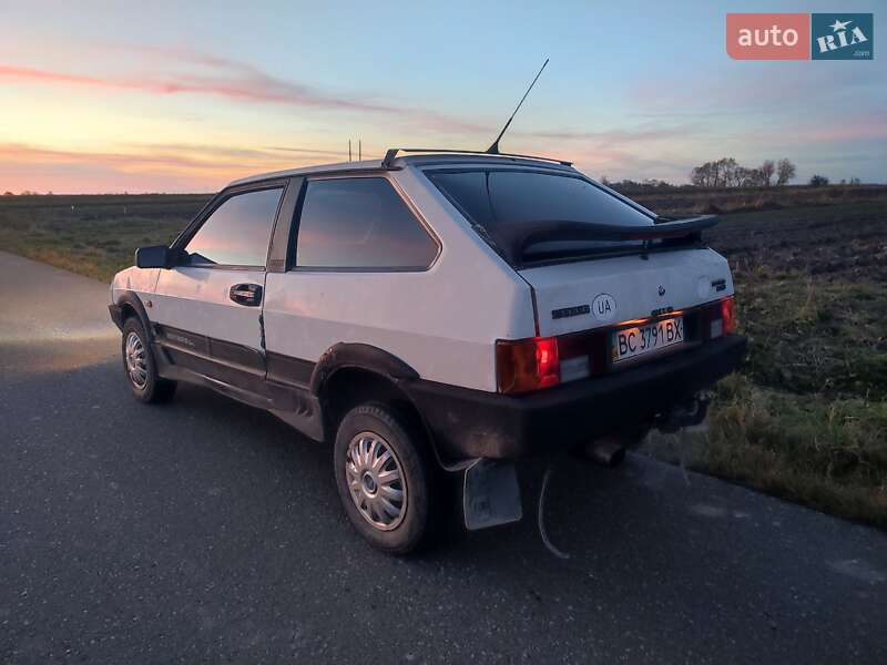 Хэтчбек ВАЗ / Lada 2108 1986 в Дрогобыче фото 3 Хэтчбек ВАЗ / Lada 2108 1986 в Дрогобыче