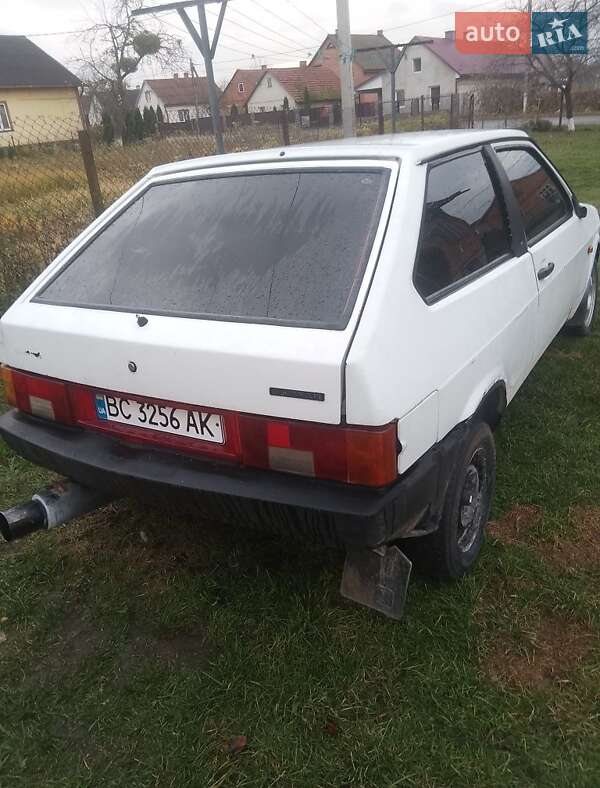 Хэтчбек ВАЗ / Lada 2108 1992 в Львове фото 3 Хэтчбек ВАЗ / Lada 2108 1992 в Львове