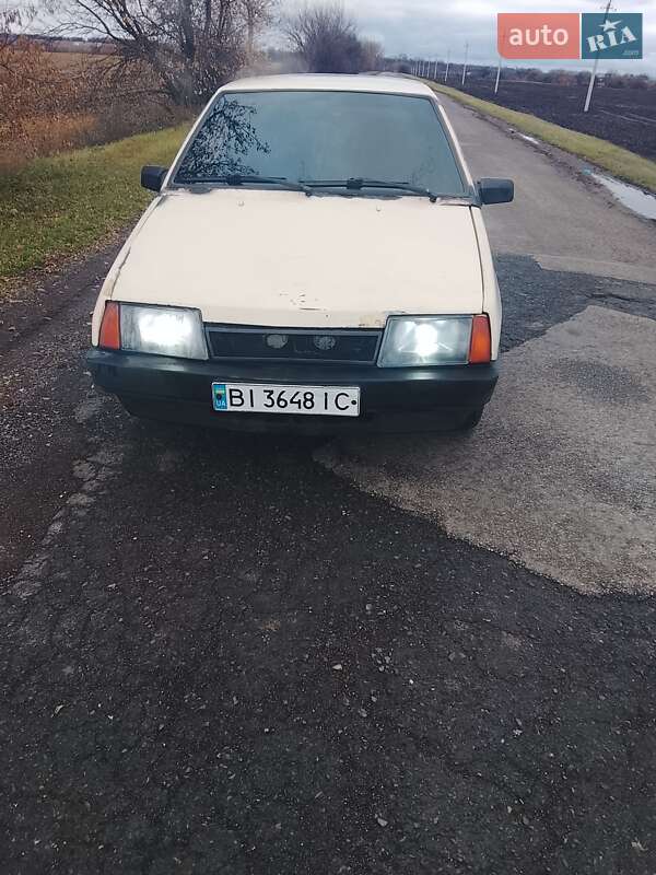 Хэтчбек ВАЗ / Lada 2108 1987 в Чутове фото 3 Хэтчбек ВАЗ / Lada 2108 1987 в Чутове