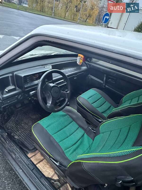 Хэтчбек ВАЗ / Lada 2108 1987 в Харькове фото 3 Хэтчбек ВАЗ / Lada 2108 1987 в Харькове