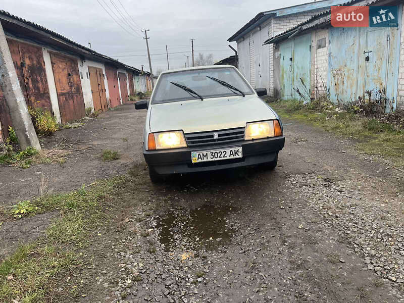 Хэтчбек ВАЗ / Lada 2108 2000 в Житомире