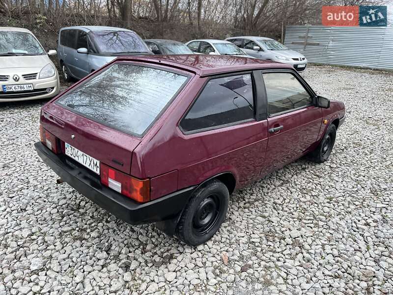 Хэтчбек ВАЗ / Lada 2108 1990 в Каменец-Подольском