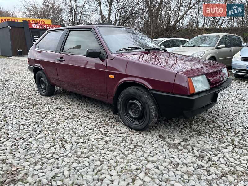 Хэтчбек ВАЗ / Lada 2108 1990 в Каменец-Подольском