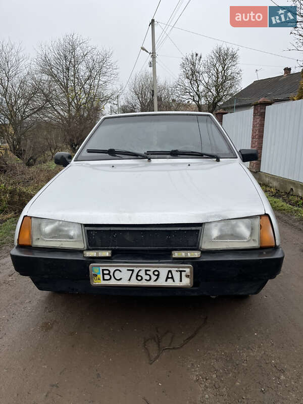 Хэтчбек ВАЗ / Lada 2108 1991 в Львове фото 6 Хэтчбек ВАЗ / Lada 2108 1991 в Львове