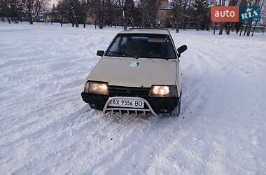 Хэтчбек ВАЗ 2108 1992 в Чугуеве