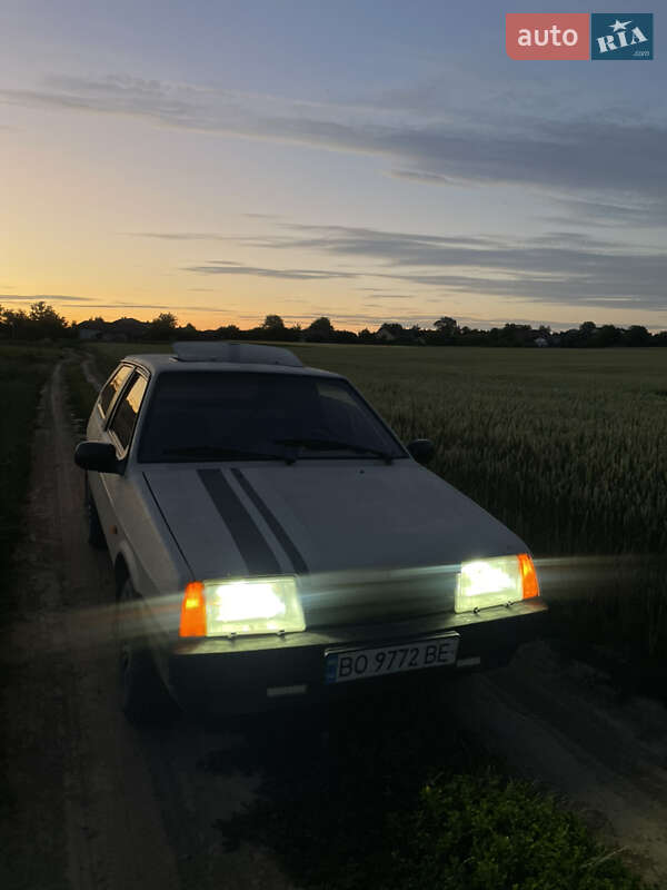 Хэтчбек ВАЗ / Lada 2108 1988 в Чорткове фото 21 Хэтчбек ВАЗ / Lada 2108 1988 в Чорткове