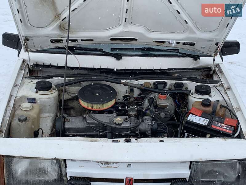 Хэтчбек ВАЗ / Lada 2108 1988 в Чернигове фото 8 Хэтчбек ВАЗ / Lada 2108 1988 в Чернигове